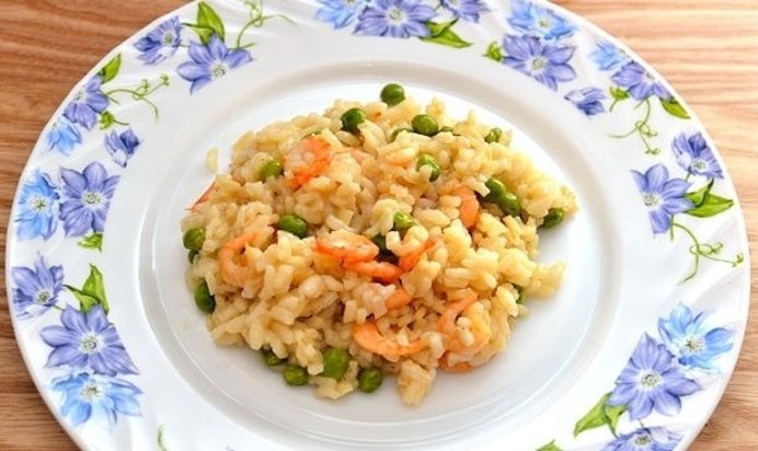 Ризотто с креветками и горошком