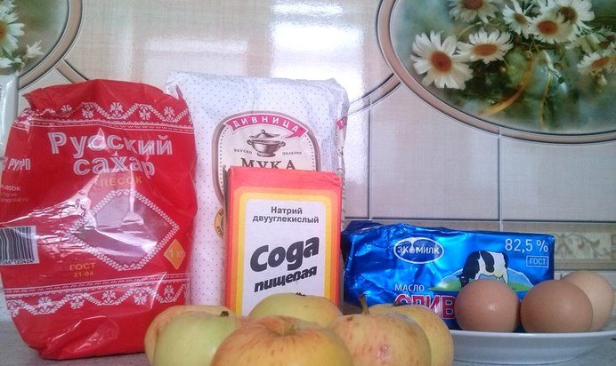 шарлотка на песочном тесте