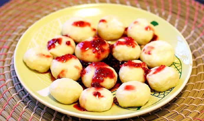 Ленивые вареники со сметаной