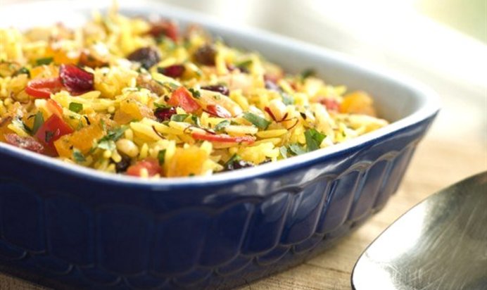 Сладкий плов с тыквой и фруктами