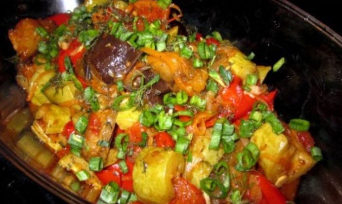 Тушеные овощи в утятнице