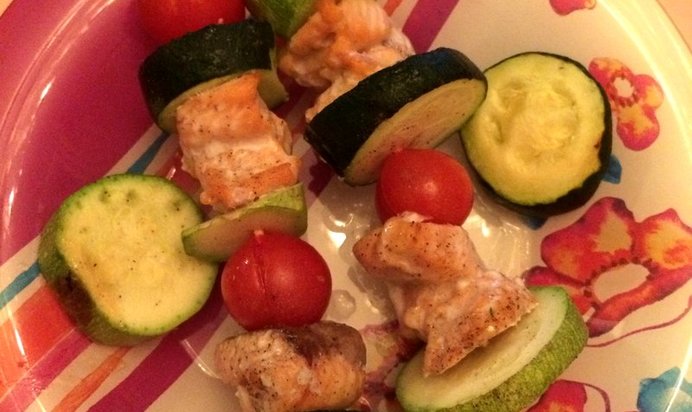 Шашлык из форели с цукини и кабачком