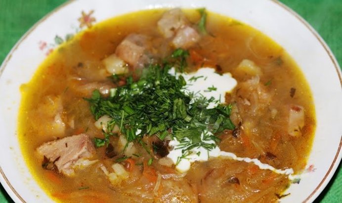 Кислые щи с белыми грибами