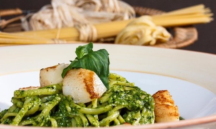 Лингвини с соусом песто