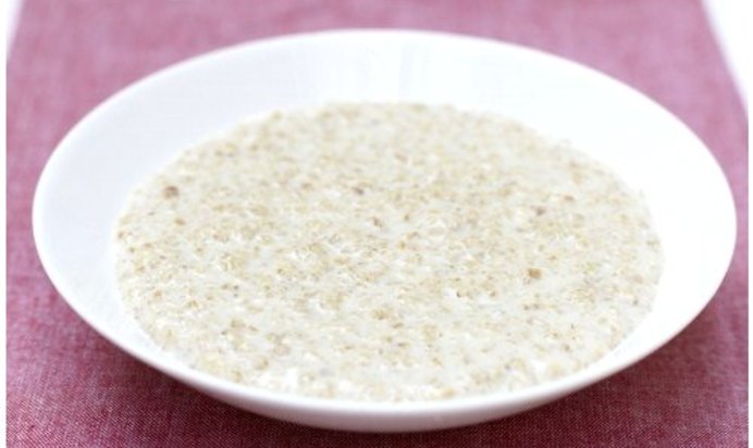 Овсяная каша с яблоками