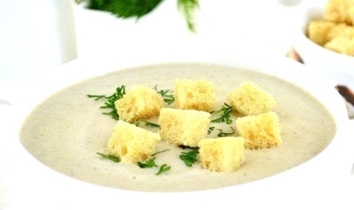 Суп-крем из опят на курином бульоне