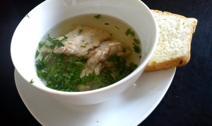 Свиной бульон