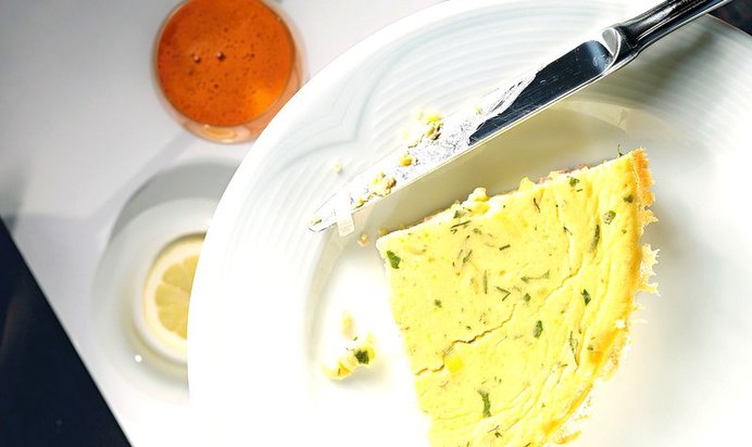 Омлет-суфле с ветчиной и сыром