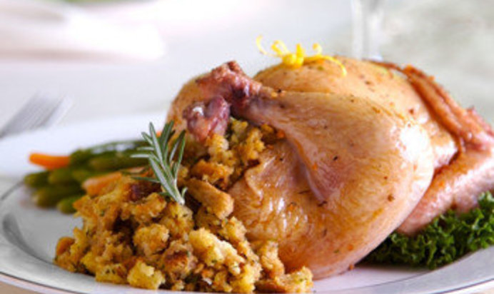 Цыпленок с сухофруктами и орехами