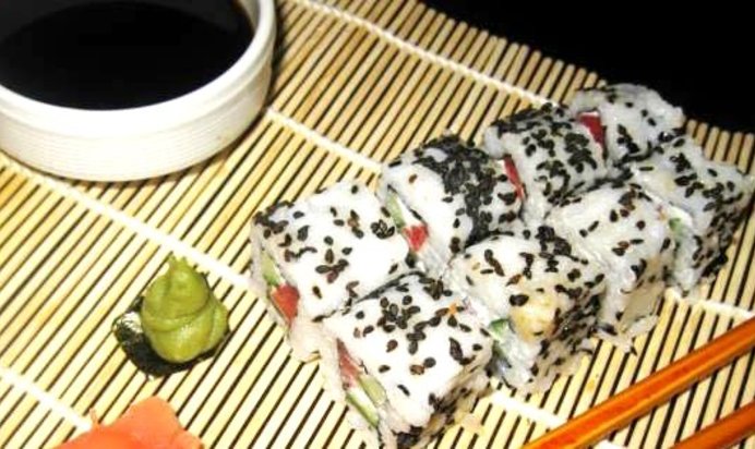 Роллы с огурцом и сыром