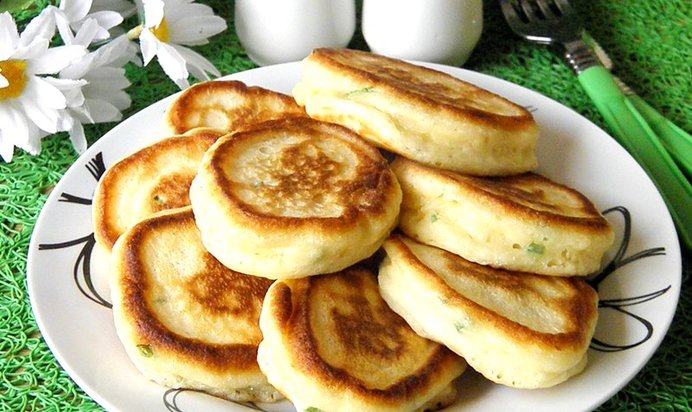 Оладьи на кефире с зеленым луком