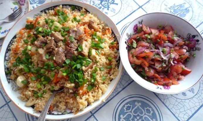 Cалат Ачик-чучук к узбекскому плову