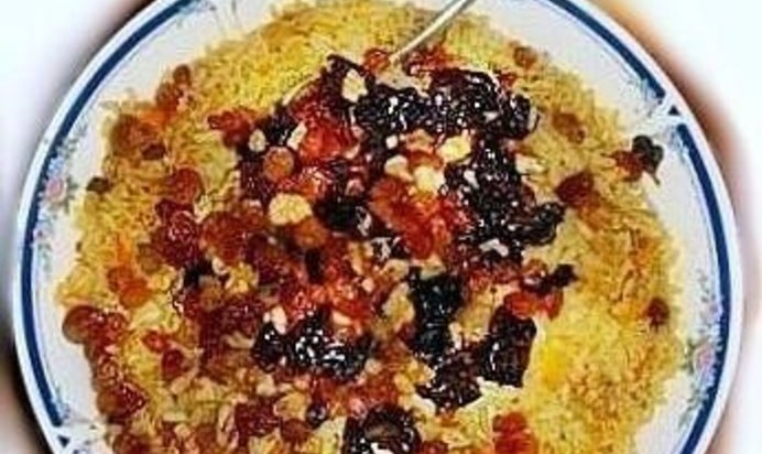 Плов с черносливом и сухофруктами