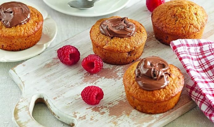 Овсяные маффины с малиной