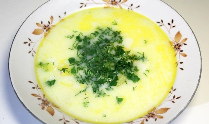 Сырный суп на курином бульоне