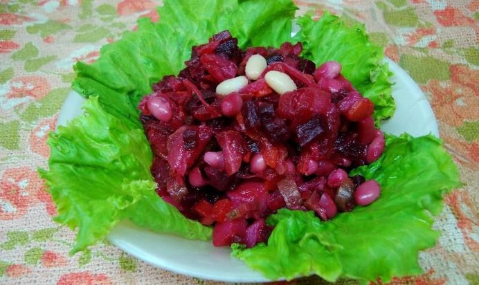 Винегрет с консервированной фасолью и квашеной капустой