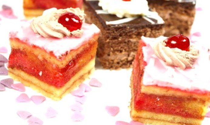 Пирожные с клюквой