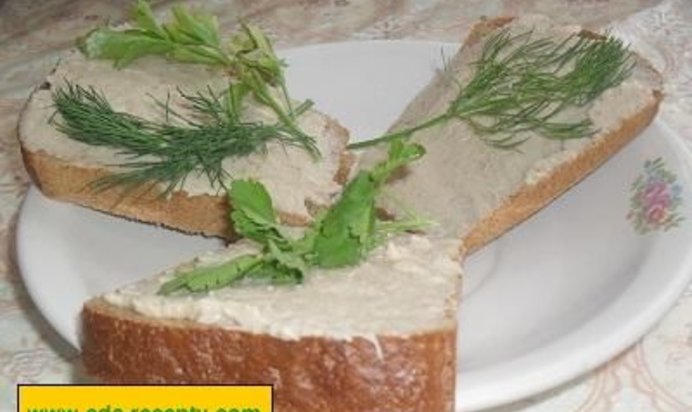 Бутерброд с маслом яйцом и селедкой