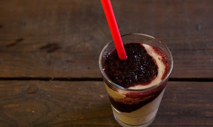 Бананово-черничный смузи