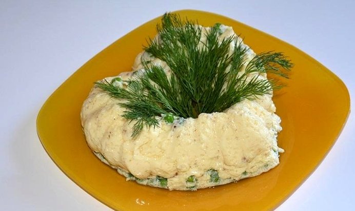 Омлет с зеленым горошком