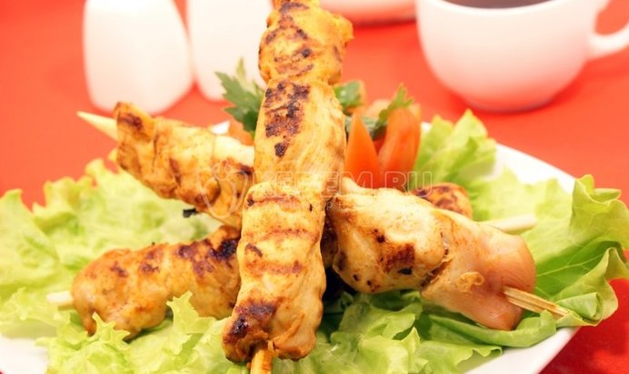 Шашлык из курицы на сковороде гриль