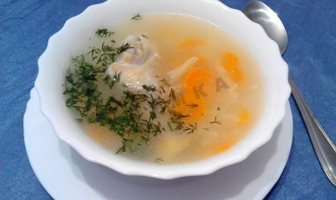 Куриный бульон с вермишелью