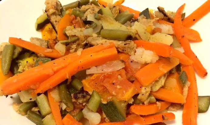 Тушеные овощи с соевым мясом