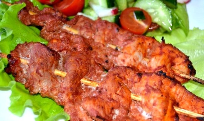 Шашлычки из свинины на шпажках в духовке