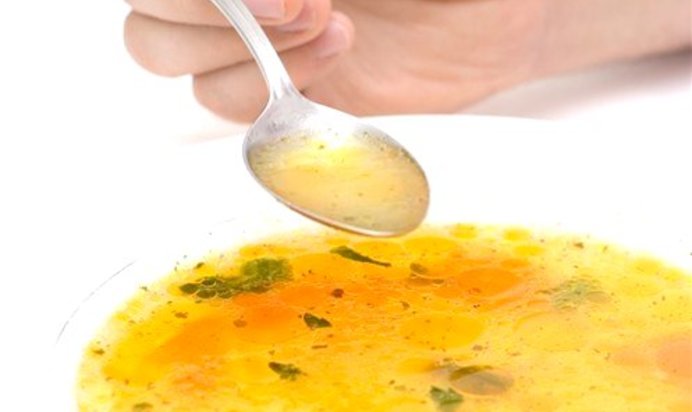 Прозрачный куриный бульон