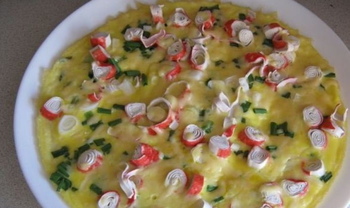 Омлет с крабовыми палочками