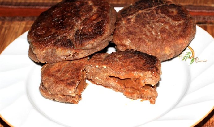 Шоколадные сырники со сгущенкой