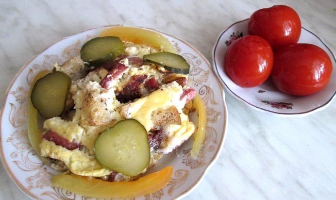 Омлет Закарпатский с хлебом