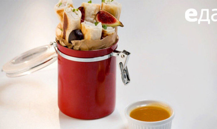 Креветочные роллы с инжиром и апельсиновым соусом от телеканала «Еда»