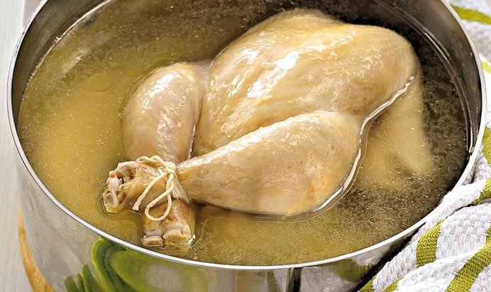 Ароматный куриный бульон