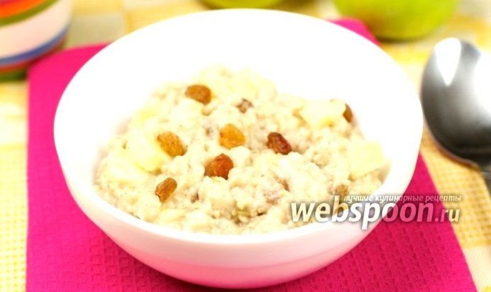 Овсяная каша с яблоком и корицей