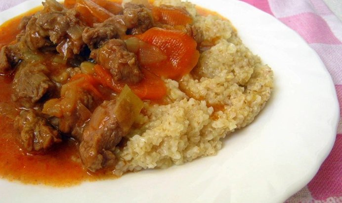 Гуляш в мультиварке