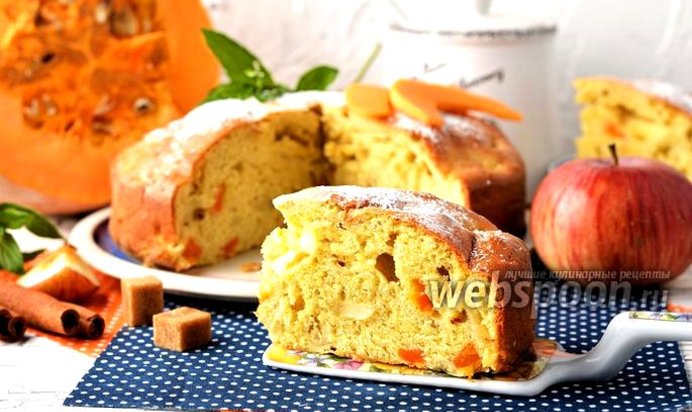 Шарлотка с тыквой и яблоками