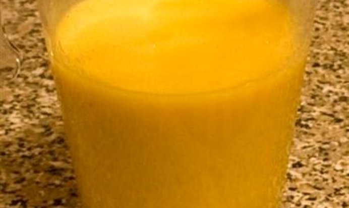 Яблочный коктейль с персиками