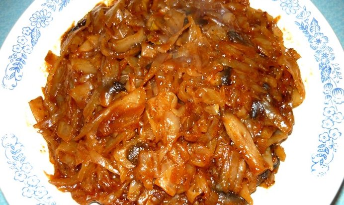 Солянка из капусты с грибами в мультиварке