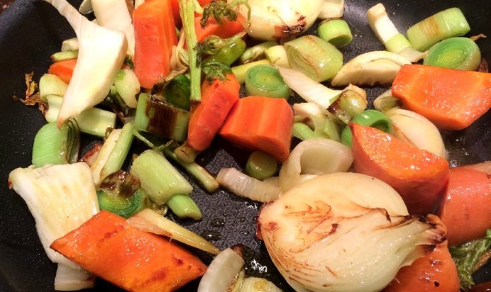 Рыбный бульон из головизны красной рыбы