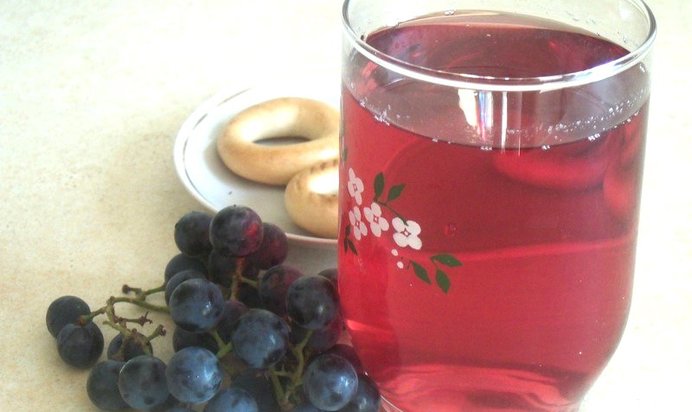 Компот из винограда с мятой