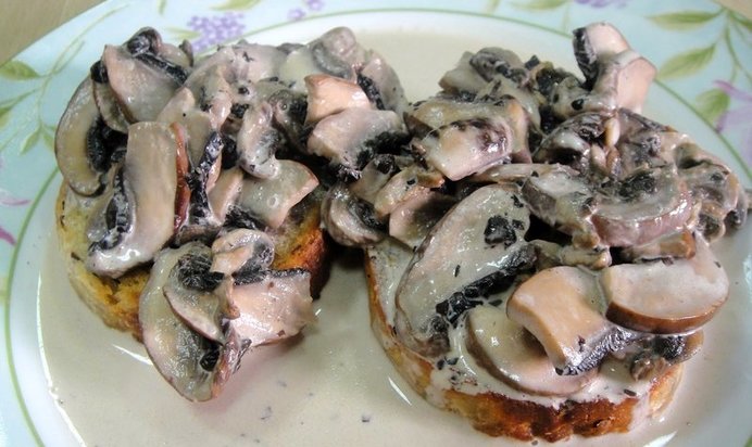 Тосты с грибами