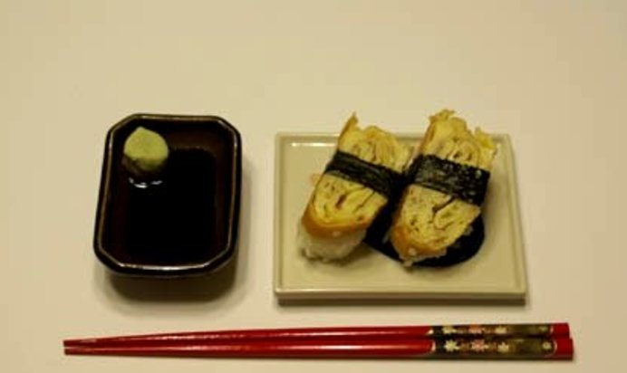 Суши с омлетом