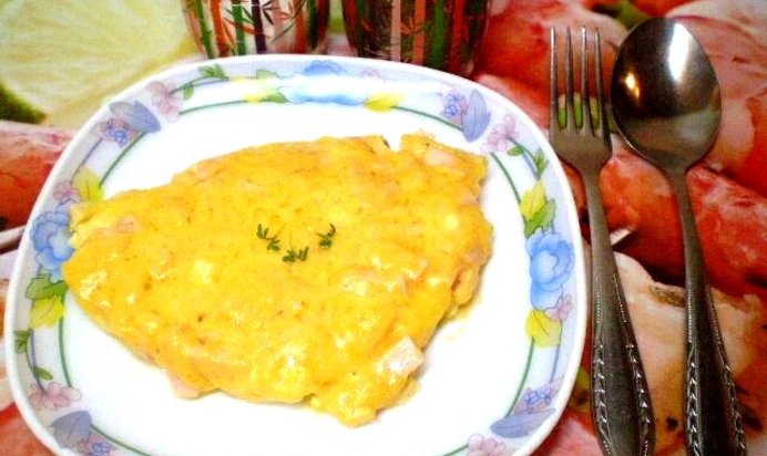 Сытный омлет под сыром