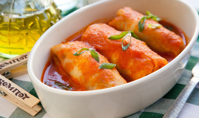 Голубцы овощные в морковном соусе