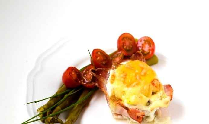 Яичница запеченная с беконом