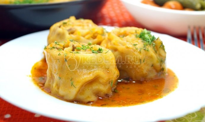 Салат из помидоров черри с базиликом