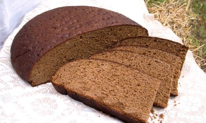 Темный ржано-пшеничный хлеб