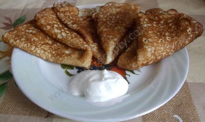 Пористые блины дырчатые