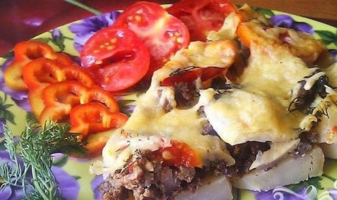 Картофельная запеканка с фаршем и сыром